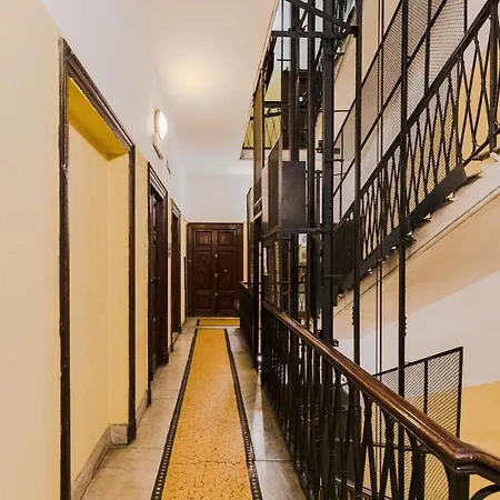 Cavour شقة